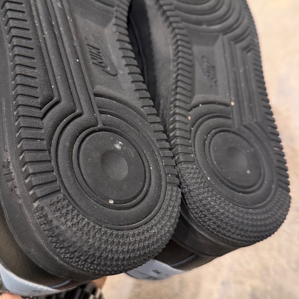 Size 11- Nike Air Force 1 '07 LV8 4 Black Obsidian Mist in EUC no box - Picture 9 of 10